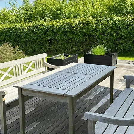 Summer House Near Tisvilde 300 Metres From Vejby Strand